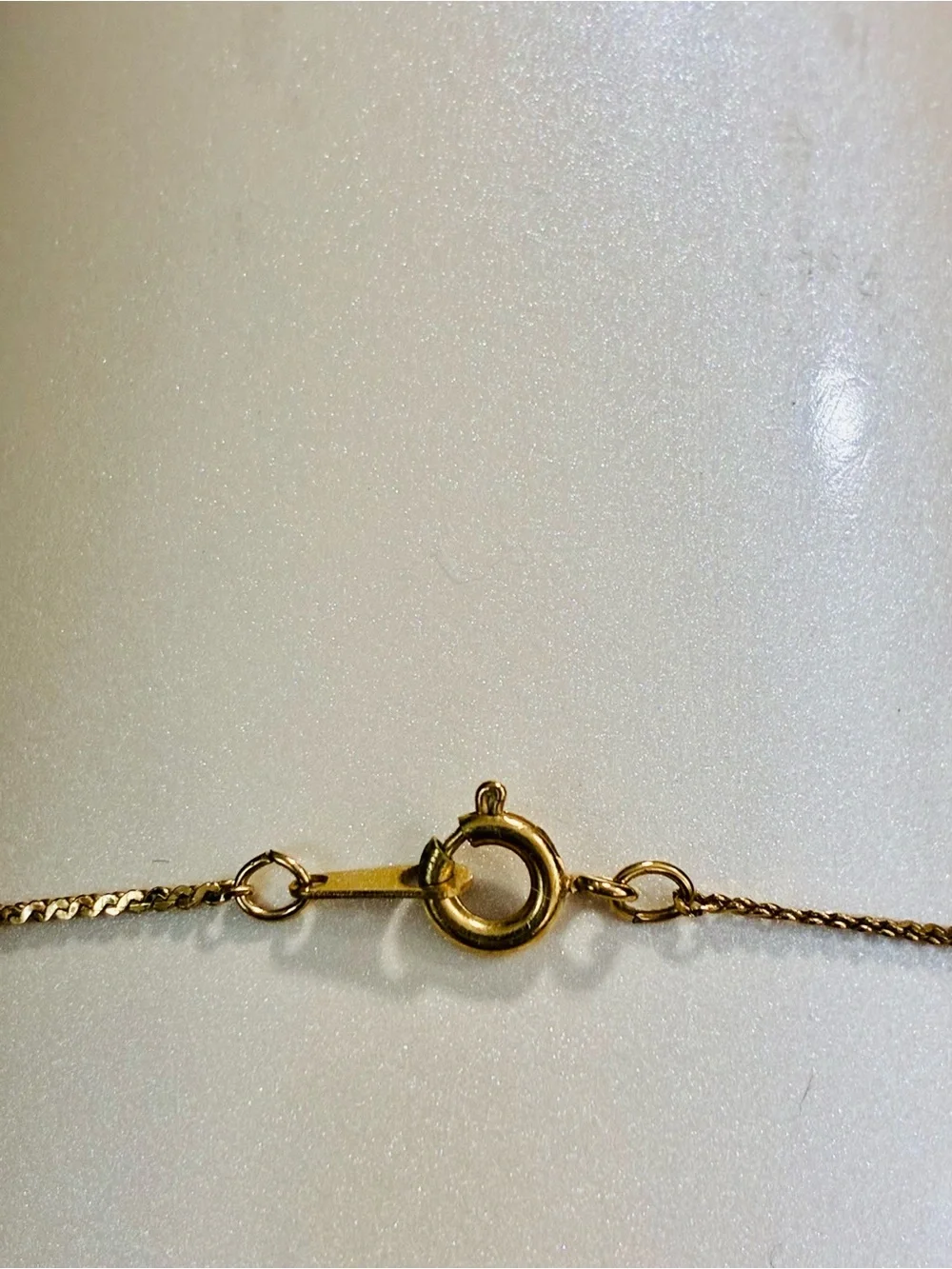 VTG Classic Gold Oval Engraved Photo Locket and Necklace Included